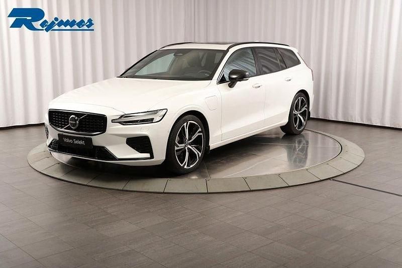 Vit Begagnad 2024 Volvo V60 Ultra Kombi | 509 900 kr - Bild 1/4