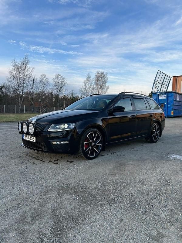 Begagnad 2015 Skoda Octavia RS Kombi | 100 000 kr (Marknadspris) - Bild 1/1