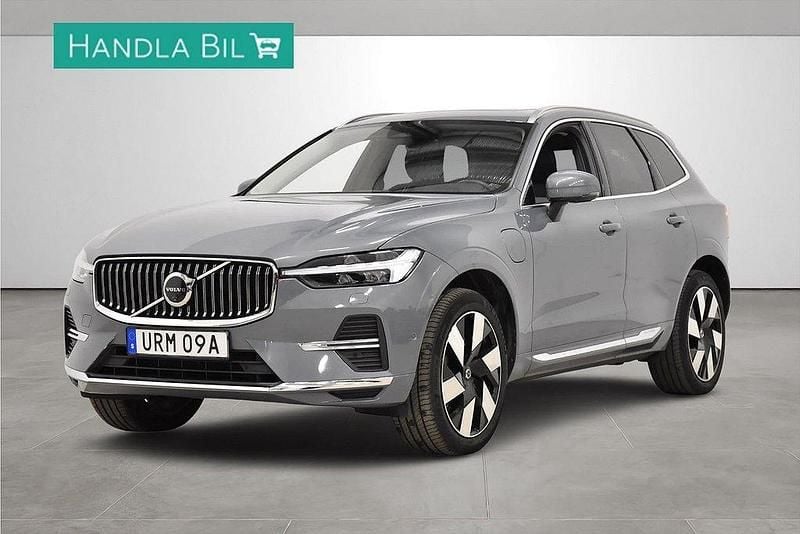 Grå Begagnad 2023 Volvo XC60 Plus SUV | 519 900 kr (Marknadspris) - Bild 1/4