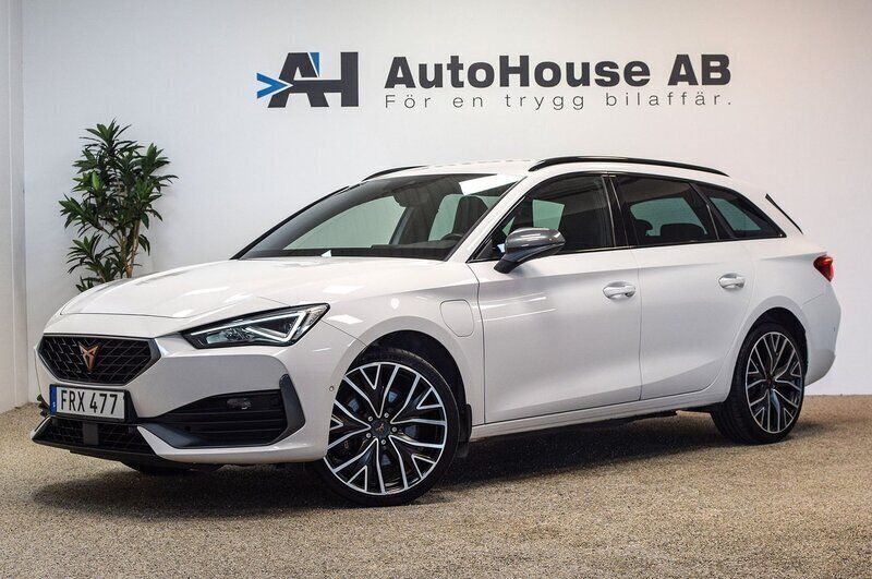 Vit Begagnad 2021 Cupra Leon Kombi | 274 000 kr (Marknadspris) - Bild 1/4