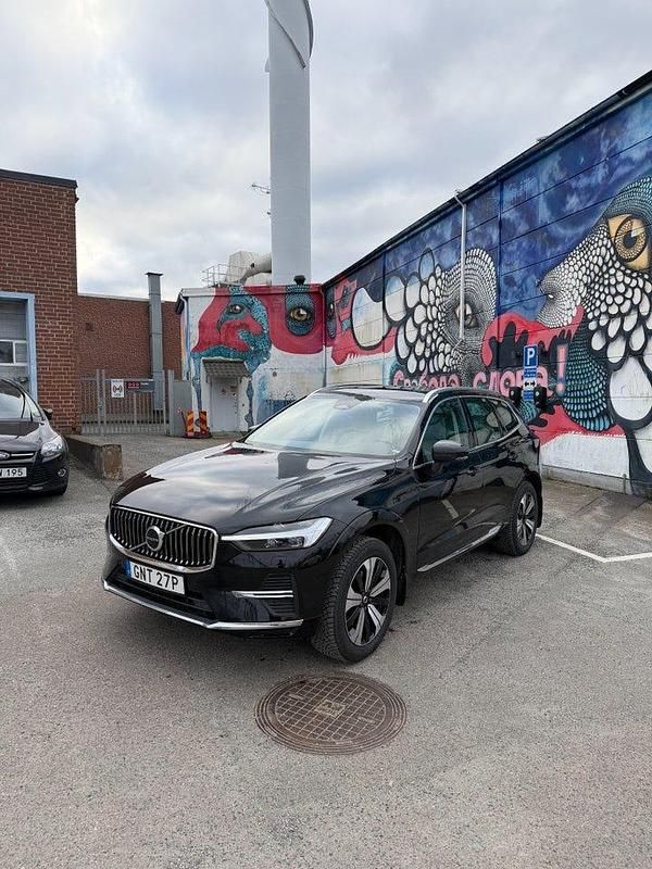 Begagnad Volvo XC60 Inscription 249 HK (183 kW) 2022 Svart SUV