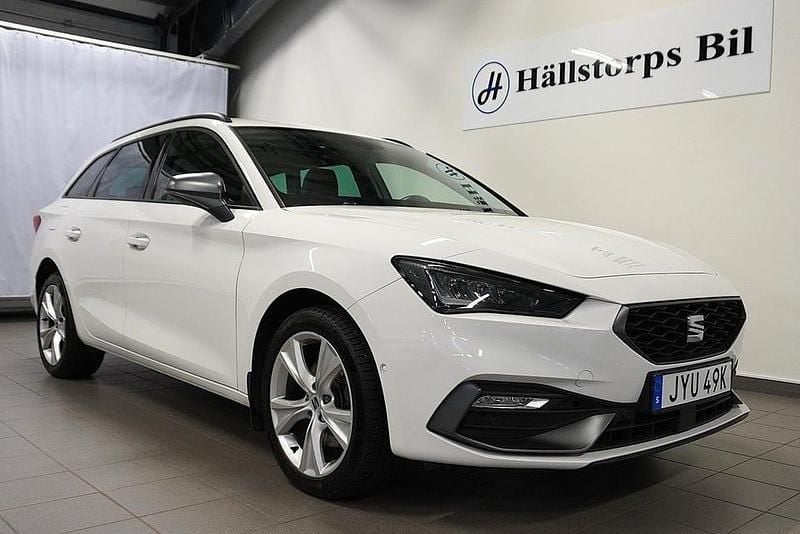 Vit Begagnad 2021 Seat Leon ST FR Kombi | 229 900 kr (Marknadspris) - Bild 1/3