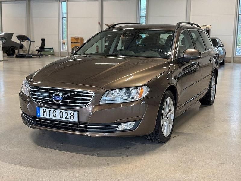 Brun Begagnad 2015 Volvo V70 Kombi | 149 900 kr (Lite dyr) - Bild 1/4