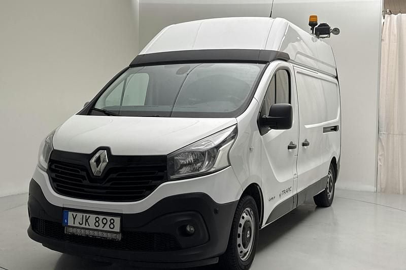 Vit Begagnad 2017 Renault Trafic Minibuss | 105 000 kr (Bra pris) - Bild 1/4