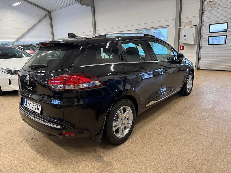 Begagnad Renault Clio Intens 90 HK (66 kW) 2019 Svart Kombi