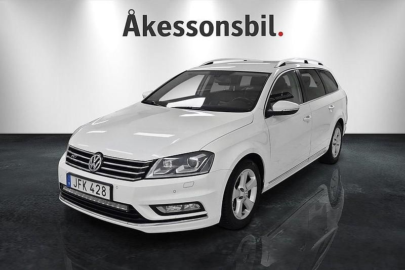 Begagnad VW Passat R-line 177 HK (130 kW) 2014 Vit Kombi