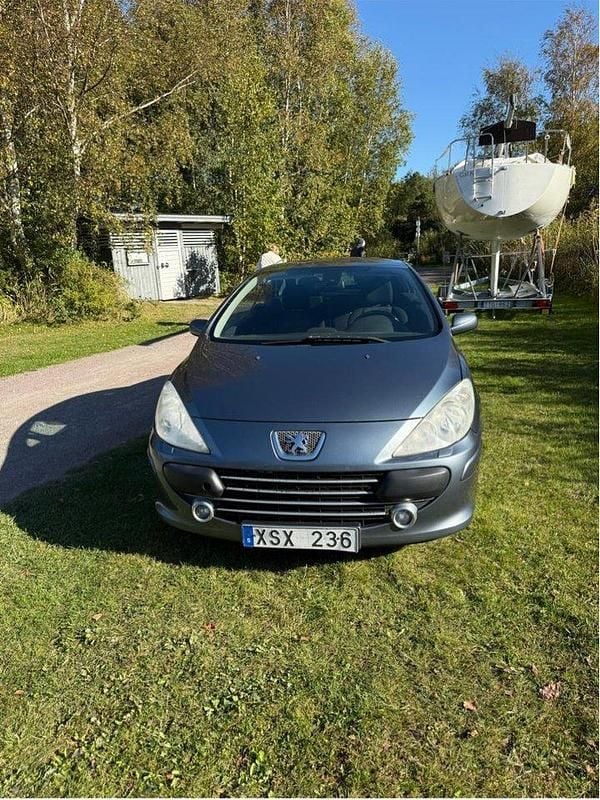 Grå Begagnad 2006 Peugeot 307 CC Cab | 30 000 kr (Lite dyr) - Bild 1/4