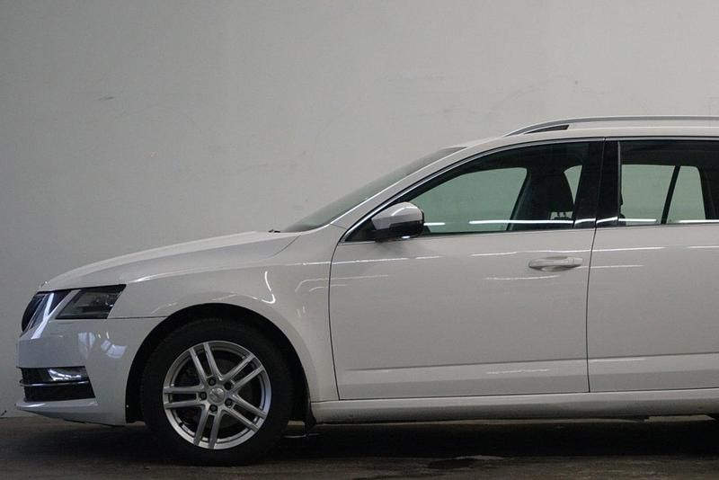 Begagnad Skoda Octavia G-TEC Style 131 HK (96 kW) 2019 Vit Kombi