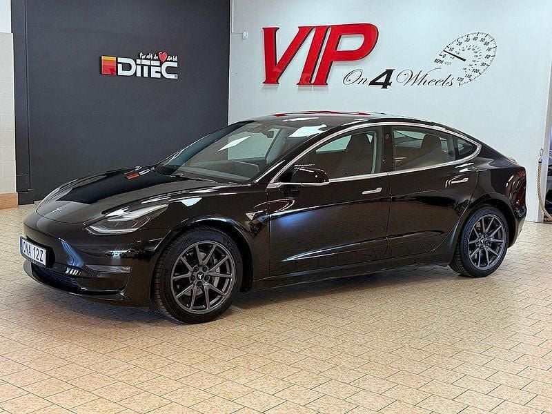 Svart Begagnad 2019 Tesla Model 3 Long Range Sedan | 224 800 kr (Bra pris) - Bild 1/4