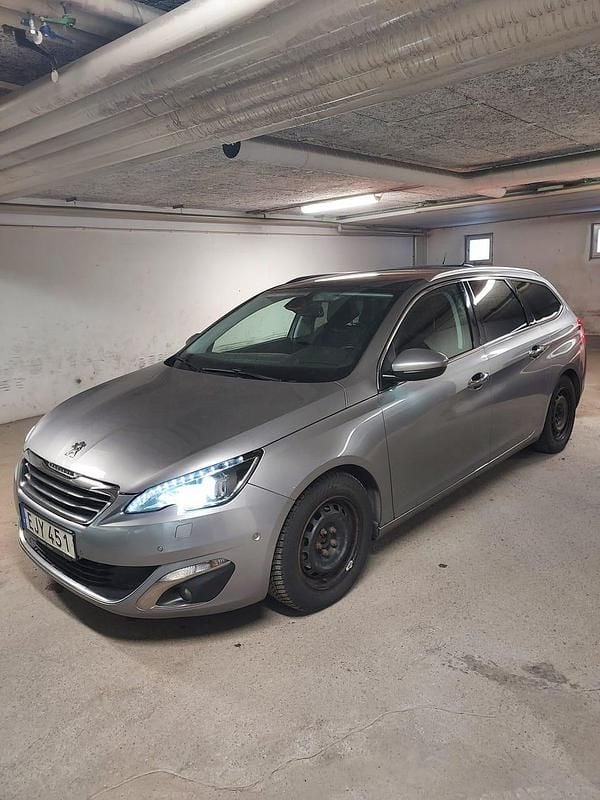 Begagnad Peugeot 308 SW 116 HK (85 kW) 2014 Grey metallic Kombi