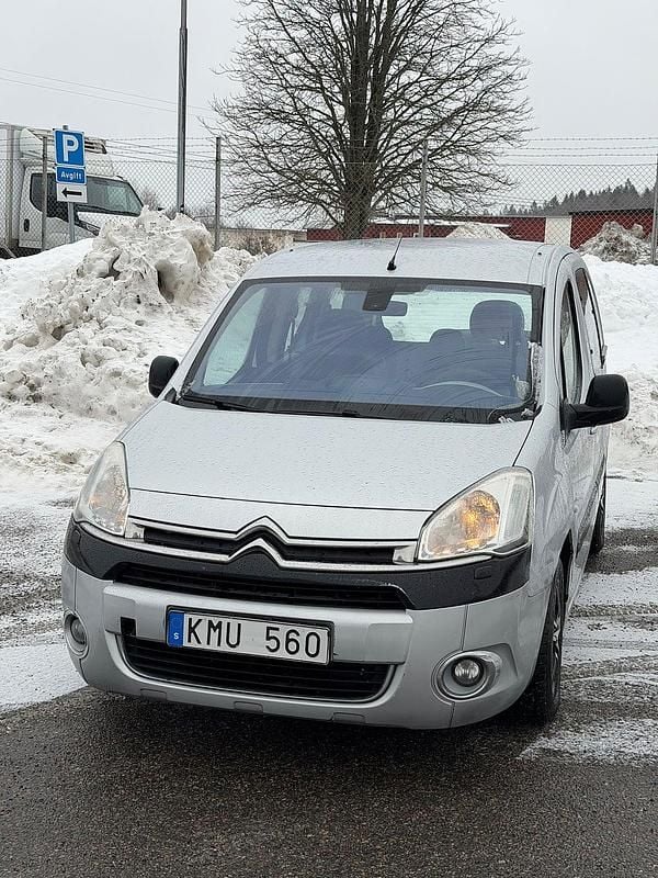Brun Begagnad 2012 Citroën Berlingo Minibuss | 28 500 kr - Bild 1/4