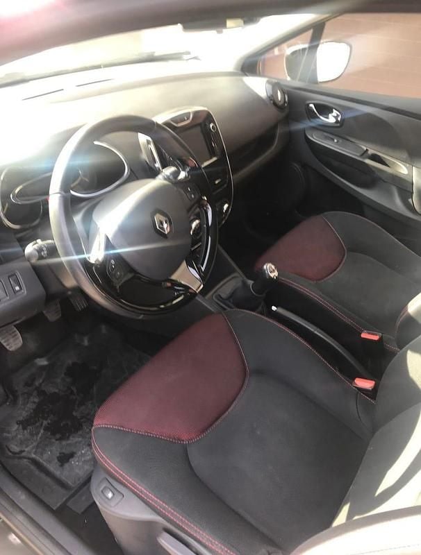 Begagnad Renault Clio IV 90 HK (66 kW) 2014