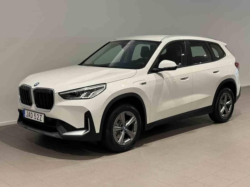 Vit Begagnad 2023 BMW X1 SUV | 419 500 kr - Bild 1/1