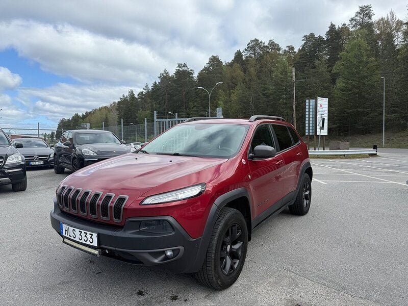 Röd Begagnad 2014 Jeep Cherokee Trailhawk SUV | 159 900 kr (Marknadspris) - Bild 1/4