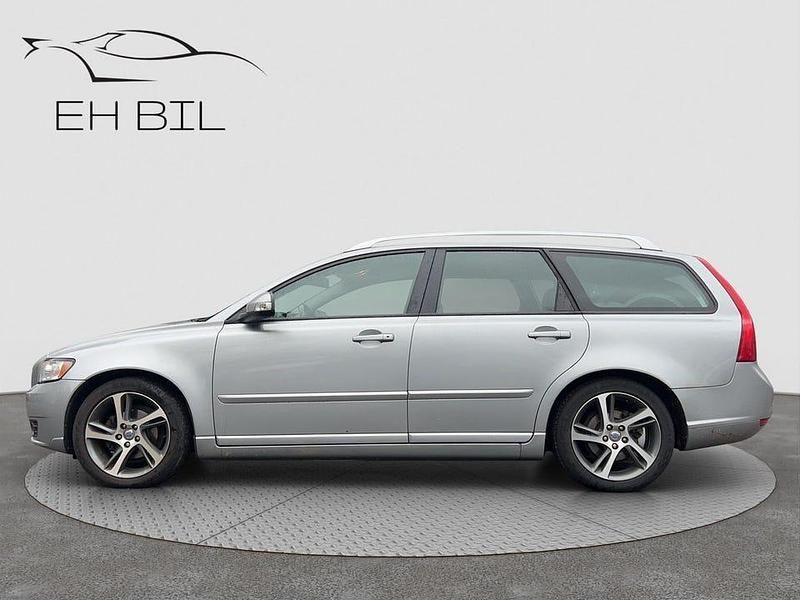 Begagnad Volvo V50 Momentum 116 HK (85 kW) 2012 Silver Kombi
