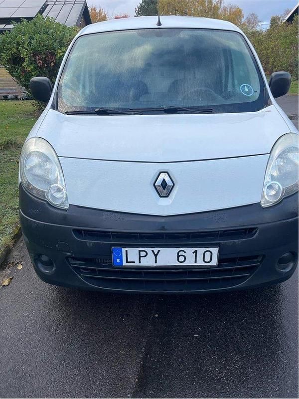 Grå Begagnad 2011 Renault Kangoo Minibuss | 32 000 kr - Bild 1/4