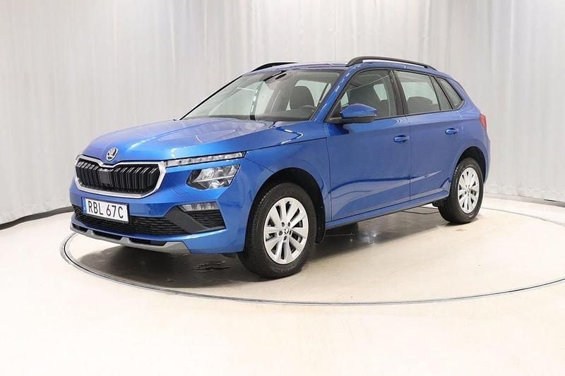 Blå Begagnad 2024 Skoda Kamiq SUV | 258 900 kr (Marknadspris) - Bild 1/4