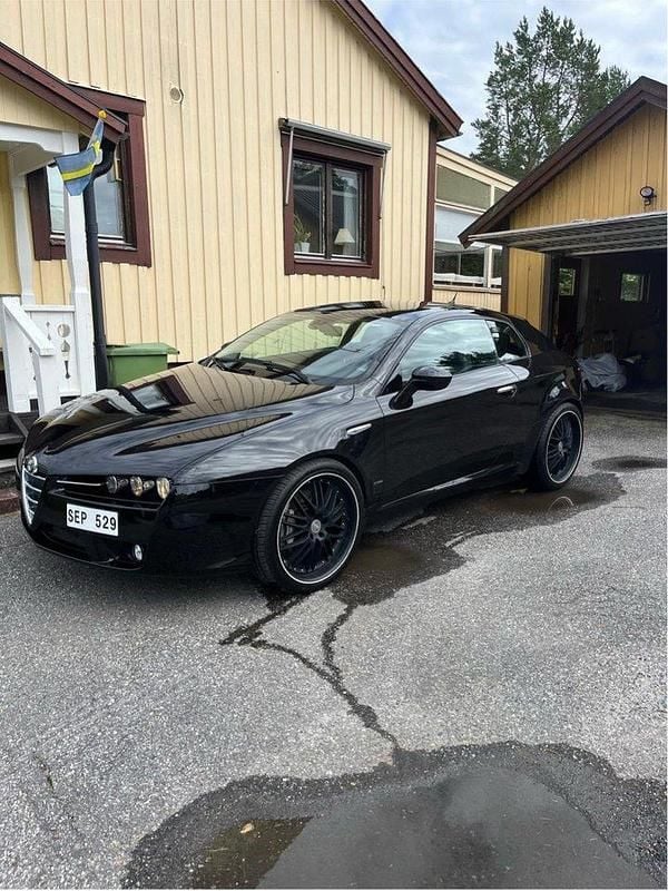 Svart Begagnad 2008 Alfa Romeo Brera Sportkupé | 65 000 kr - Bild 1/4