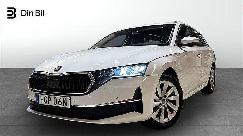 Vit Begagnad 2025 Skoda Octavia Selection Kombi | 289 900 kr (Bra pris) - Bild 1/4