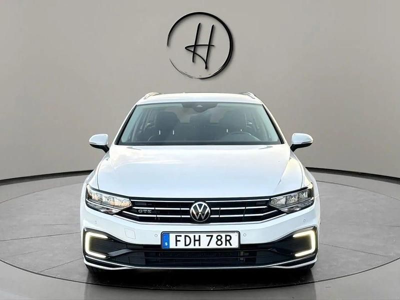 Begagnad VW Passat GTE 218 HK (160 kW) 2020 Vit Kombi