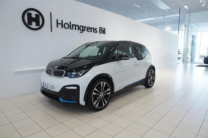 Vit Begagnad 2021 BMW i3 Comfort Edition Halvkombi | 234 900 kr (Marknadspris) - Bild 1/4