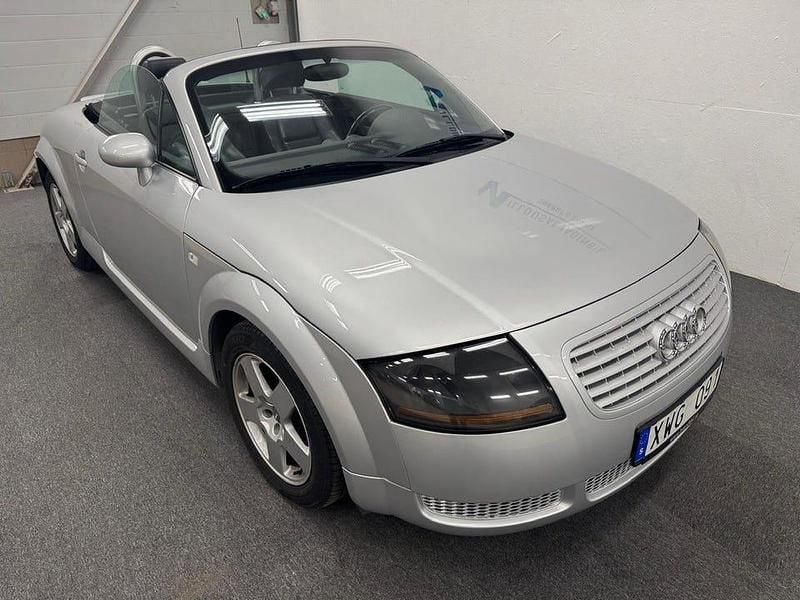 Begagnad Audi TT Roadster 150 HK (110 kW) 2001 Silver Cab