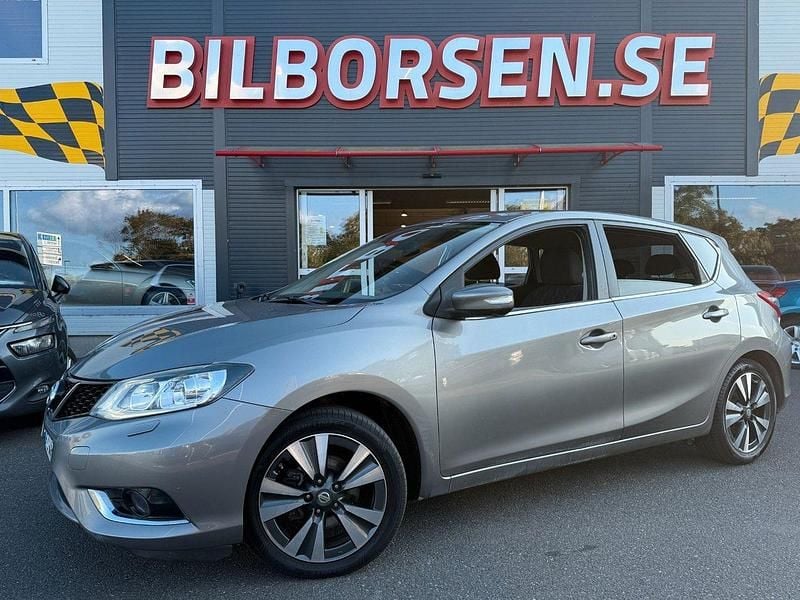 Grå Begagnad 2015 Nissan Pulsar Halvkombi | 79 000 kr (Marknadspris) - Bild 1/4