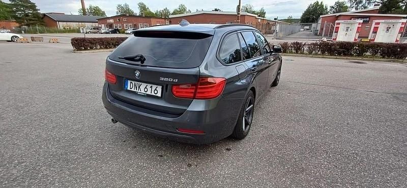 Begagnad BMW 320 184 HK (135 kW) 2015 Grå Kombi