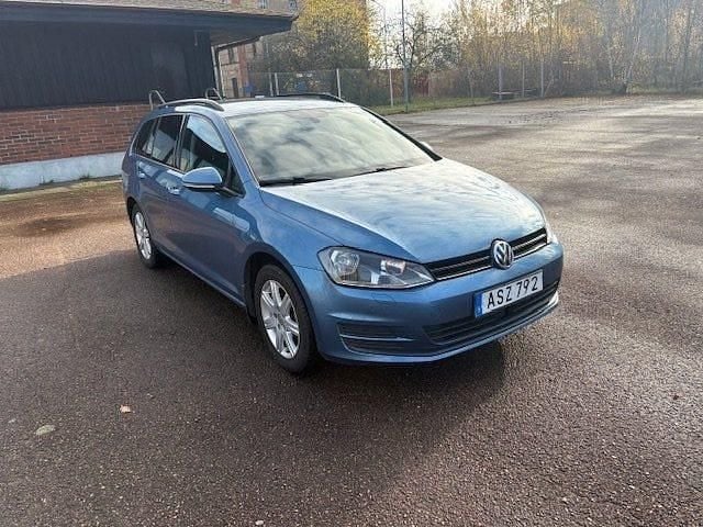 Blå Begagnad 2014 VW Golf VII Kombi | 69 900 kr (Marknadspris) - Bild 1/4
