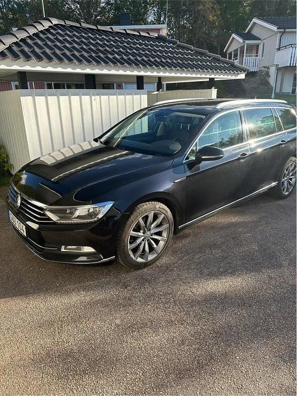 Svart Begagnad 2016 VW Passat GT Kombi | 149 900 kr (Superpris) - Bild 1/4