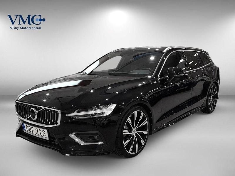 Svart Begagnad 2021 Volvo V60 Inscription Kombi | 379 000 kr (Marknadspris) - Bild 1/4