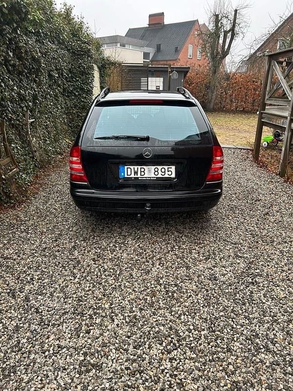Begagnad Mercedes C180 143 HK (105 kW) 2006