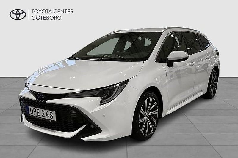 Vit Begagnad 2022 Toyota Corolla Kombi | 264 900 kr (Marknadspris) - Bild 1/4