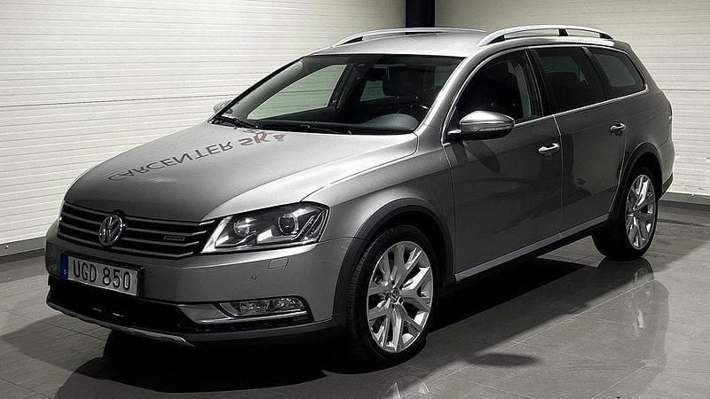 Silver Begagnad 2014 VW Passat Alltrack Kombi | 109 900 kr (Bra pris) - Bild 1/4