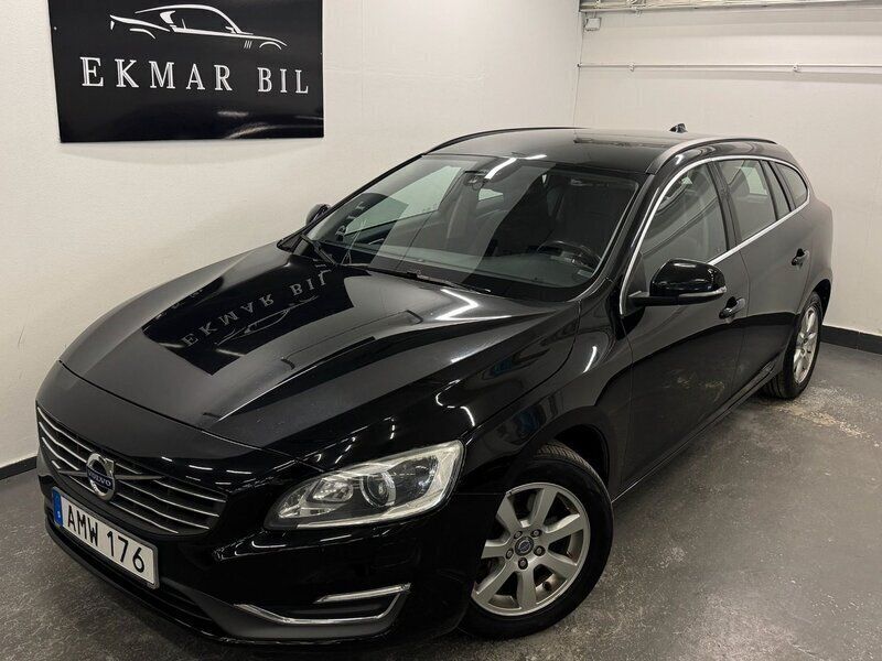 Svart Begagnad 2013 Volvo V60 Momentum Kombi | 139 900 kr (Marknadspris) - Bild 1/4