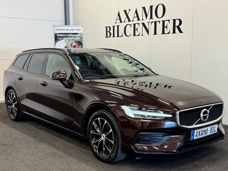 Mörkbrun Begagnad 2018 Volvo V60 Kombi | 249 900 kr (Marknadspris) - Bild 1/4
