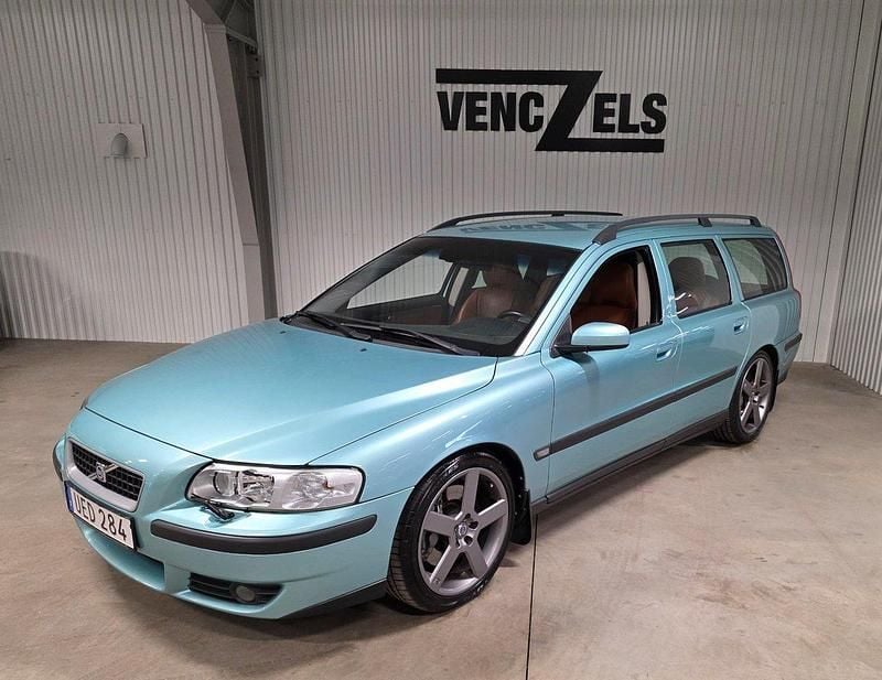 Grön Begagnad 2003 Volvo V70 Kombi | 279 000 kr - Bild 1/4