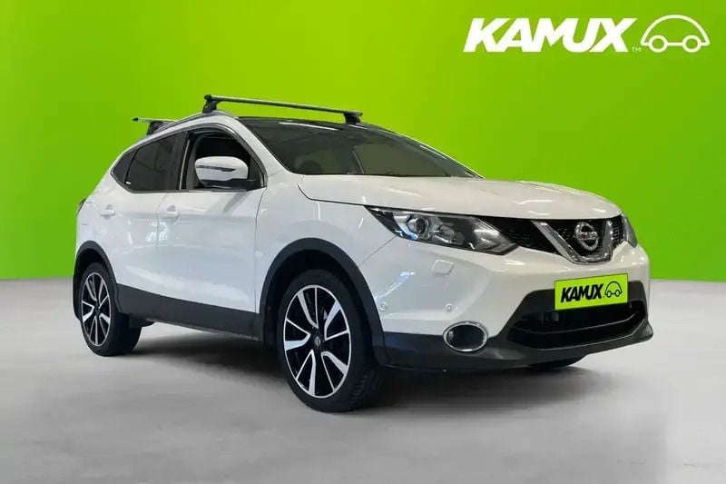 Vit Begagnad 2015 Nissan Qashqai SUV | 139 700 kr - Bild 1/4