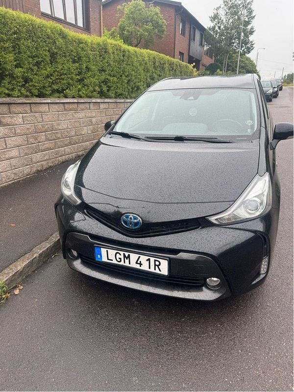 Svart Begagnad 2019 Toyota Prius Halvkombi | 265 000 kr - Bild 1/4