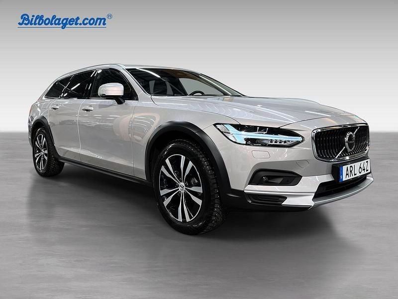 Begagnad Volvo V90 CC Plus 253 HK (186 kW) 2024 Silver Kombi