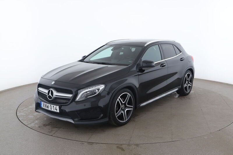 Svart Begagnad 2015 Mercedes GLA220 AMG SUV | 187 000 kr (Lite dyr) - Bild 1/4