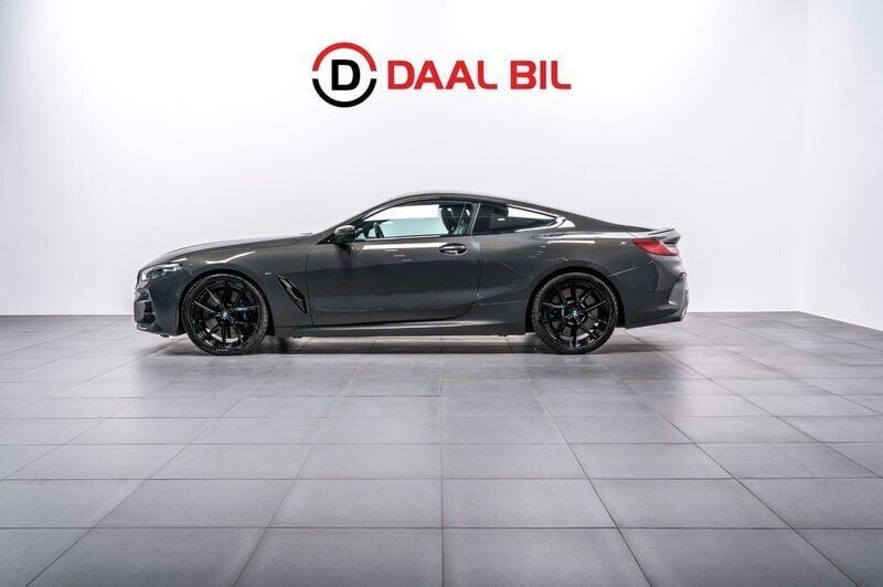 Grå Begagnad 2020 BMW M850 Sportkupé | 799 700 kr (Bra pris) - Bild 1/4