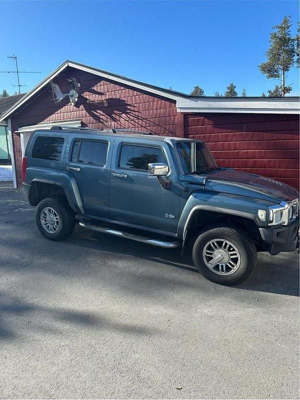 Grå Begagnad 2007 Hummer H3 SUV | 125 000 kr - Bild 1/4