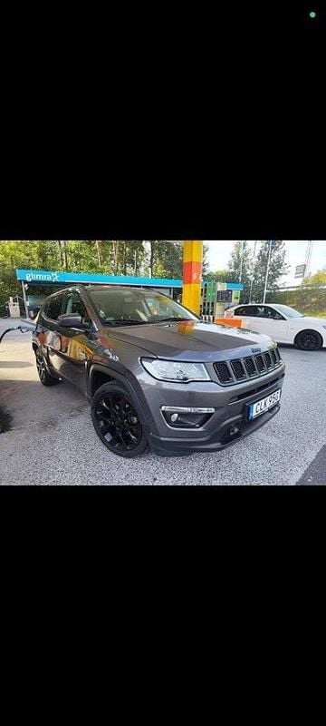 Grå Begagnad 2020 Jeep Compass SUV | 205 000 kr - Bild 1/4