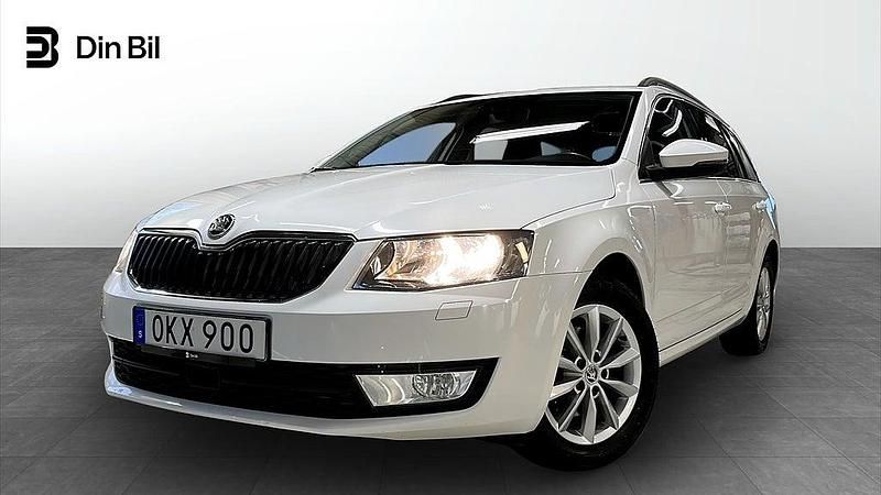 Begagnad Skoda Octavia Ambition 116 HK (85 kW) 2016 Candy white Kombi
