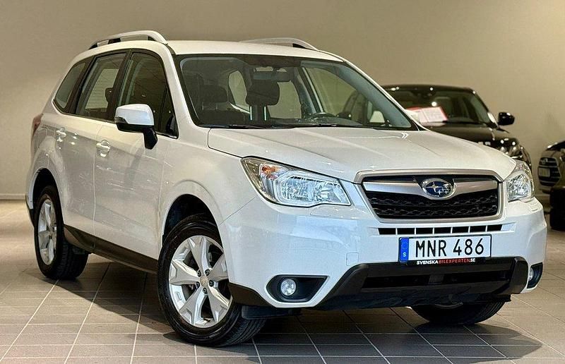 Vit (vit metallic) Begagnad 2014 Subaru Forester SUV | 119 900 kr (Bra pris) - Bild 1/3