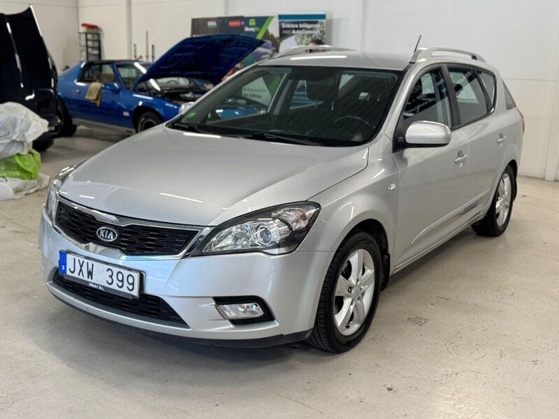 Silver Begagnad 2010 Kia Ceed Sportswagon 4 Kombi | 35 000 kr (Superpris) - Bild 1/4