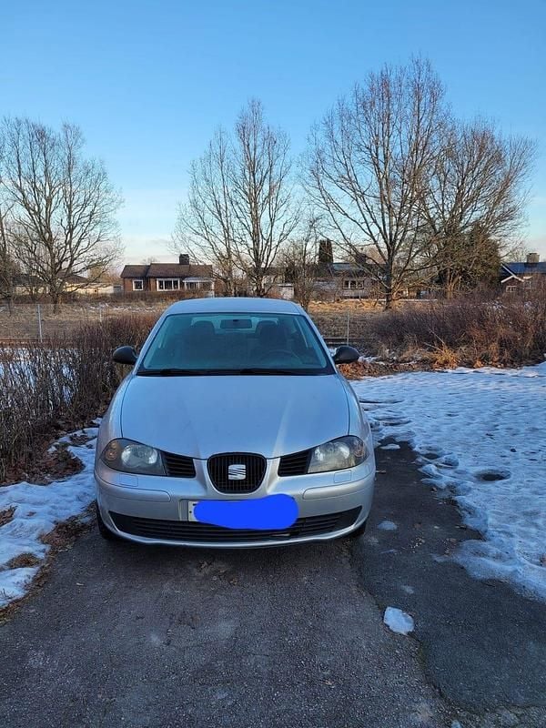 Begagnad Seat Ibiza Stella 2002 Halvkombi