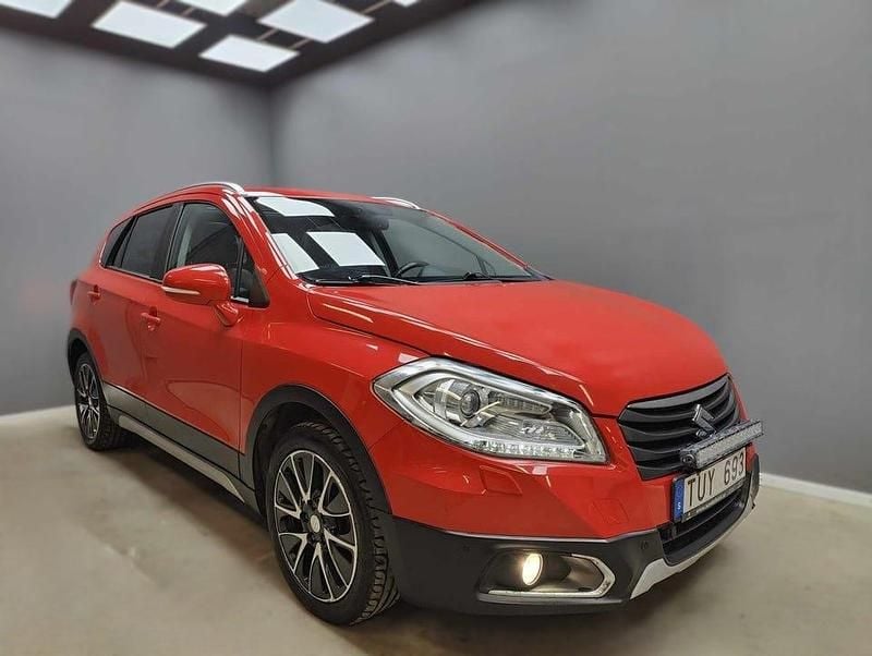 Röd Begagnad 2014 Suzuki SX4 S-Cross | 124 900 kr (Marknadspris) - Bild 1/4