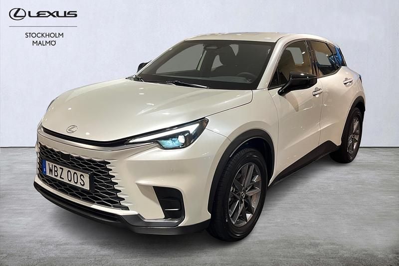 Vit Begagnad 2024 Lexus LBX SUV | 319 000 kr (Bra pris) - Bild 1/4